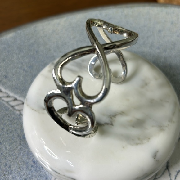 Vintage Tiffany & Co. Love Hearts Cuff Bracelet - Picture 4 of 11